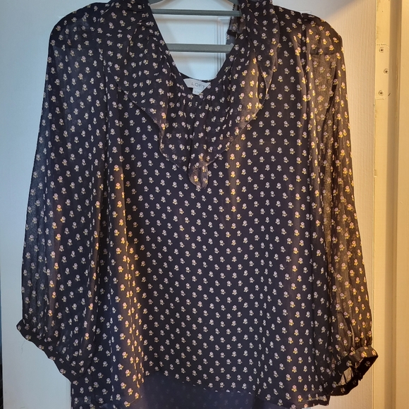 3 blouses - Picture 3 of 4